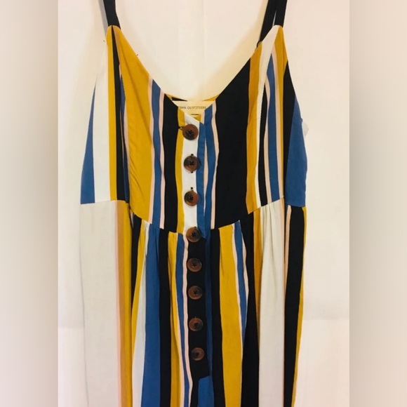 Urban Outfitters Tootsie Button-Down Cropped Jumpsuit - Picture 7 of 11